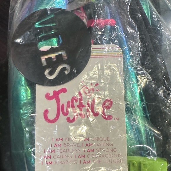 NWT Justice Girl 17 Laptop Backpack 4 piece Set BACKPACK LUNCH BAG KEYCHAIN MINI - Picture 5 of 12